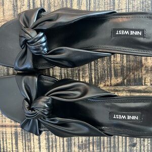 Nine West Black Mules Sleek Elegant Design